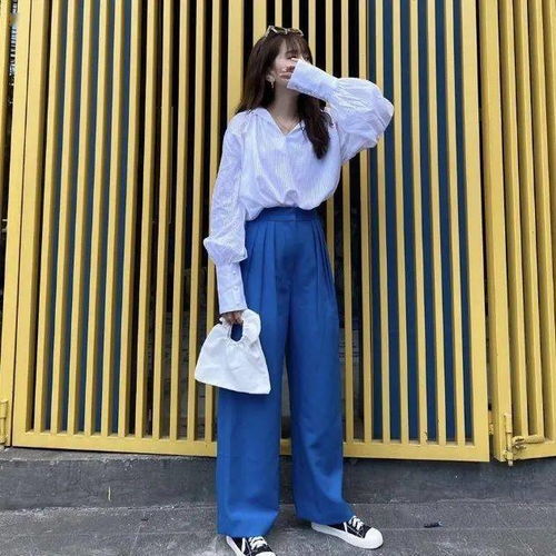 克莱因蓝，显白色中的天花板，针织品穿搭的极致演绎